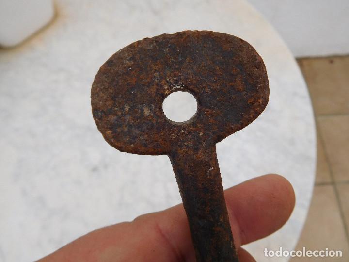 Antig&uuml;edades: Llave del siglo XVII - Foto 3