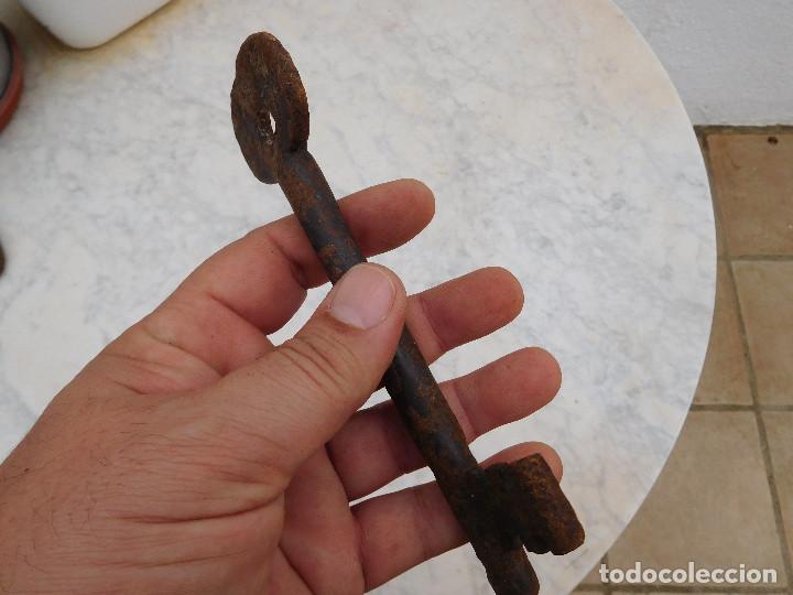 Antig&uuml;edades: Llave del siglo XVII - Foto 4