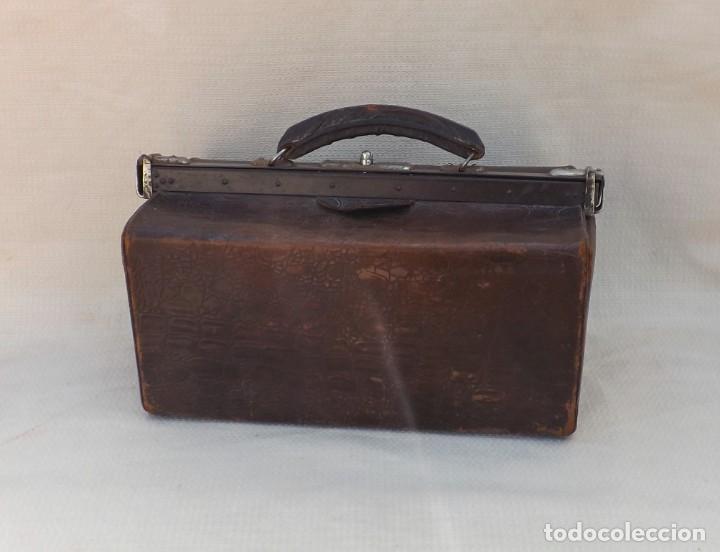 Antig&uuml;edades: ANTIGUO MALET&Iacute;N DE M&Eacute;DICO - Foto 3