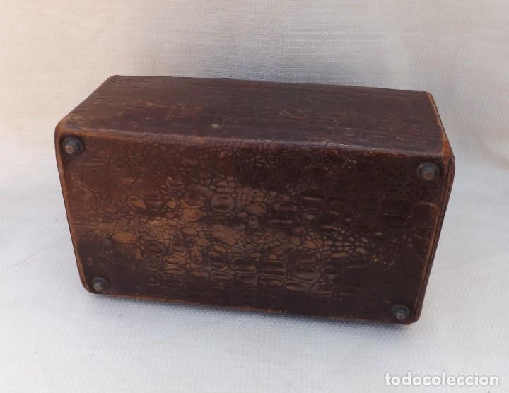 Antig&uuml;edades: ANTIGUO MALET&Iacute;N DE M&Eacute;DICO - Foto 6