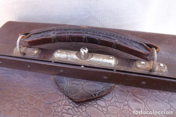 Antig&uuml;edades: ANTIGUO MALET&Iacute;N DE M&Eacute;DICO - Foto 9