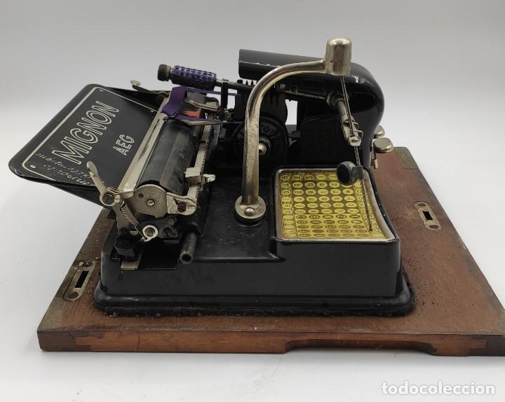 Antigüedades: Máquina de escribir Mignon, de Luis Vall- Llosera, en madera, baquelita y acero, hacia 1924. - Foto 6 - 296621808