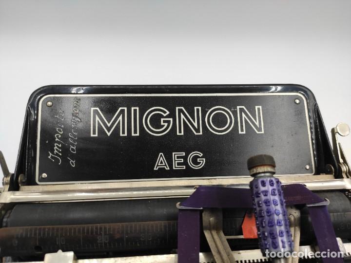 Antigüedades: Máquina de escribir Mignon, de Luis Vall- Llosera, en madera, baquelita y acero, hacia 1924. - Foto 9 - 296621808