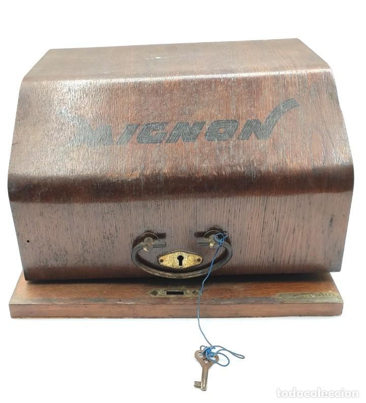 Antigüedades: Máquina de escribir Mignon, de Luis Vall- Llosera, en madera, baquelita y acero, hacia 1924. - Foto 13 - 296621808