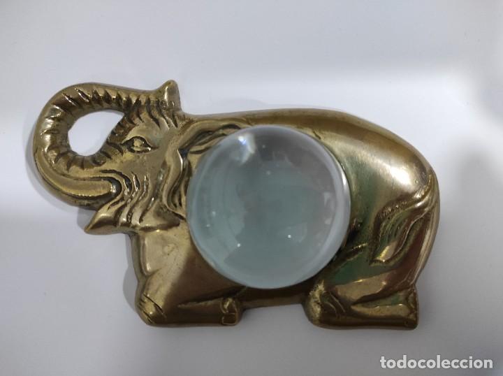 Antig&uuml;edades: LUPA DE MESA O ARRASTRE, DE BRONCE, CON FORMA DE ELEFANTE - Foto 1