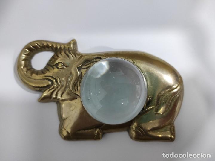Antig&uuml;edades: LUPA DE MESA O ARRASTRE, DE BRONCE, CON FORMA DE ELEFANTE - Foto 4