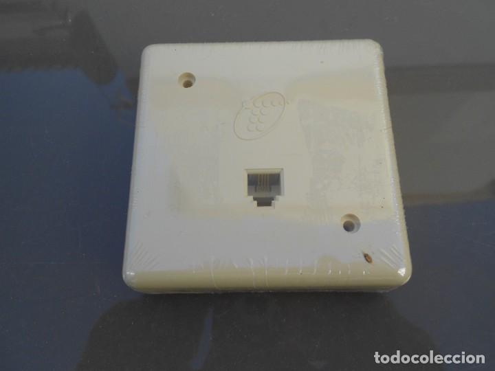 Tel&eacute;fonos: Enchufe/conector de tel&eacute;fono de Telef&oacute;nica. Punto terminaci&oacute;n de red. - Foto 3