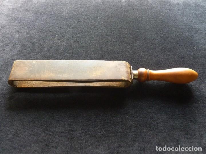 antiguo cuero afilador para navajas barbero - Compra venta en todocoleccion