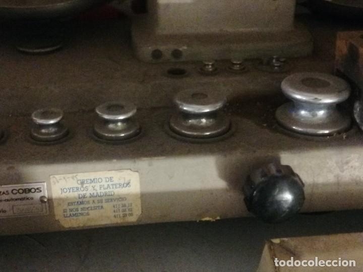 Antig&uuml;edades: Balanza antigua de pesas marca COBOS - Foto 4