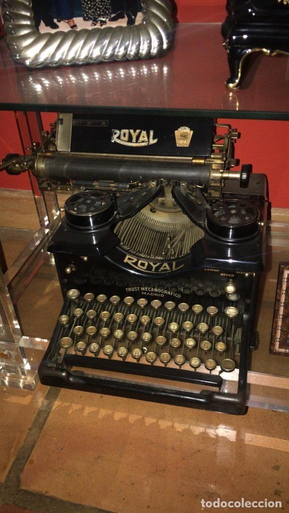 Antig&uuml;edades: M&aacute;quina de Escribir Royal - Foto 1
