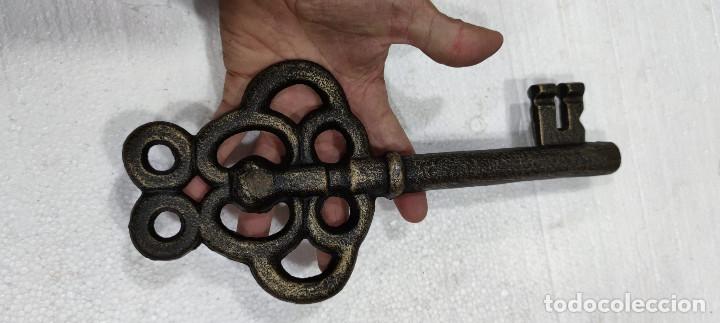 Antig&uuml;edades: Llave de hierro gigante - Foto 4