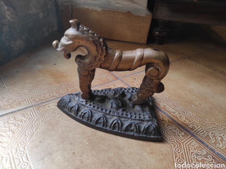 Antig&uuml;edades: Antigua Plancha Zoomorfa de Bronce y Hierro - Foto 4