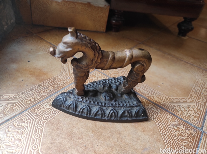 Antig&uuml;edades: Antigua Plancha Zoomorfa de Bronce y Hierro - Foto 5