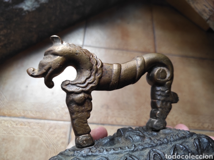 Antig&uuml;edades: Antigua Plancha Zoomorfa de Bronce y Hierro - Foto 6