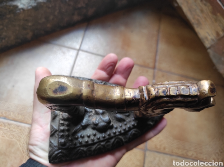 Antig&uuml;edades: Antigua Plancha Zoomorfa de Bronce y Hierro - Foto 12