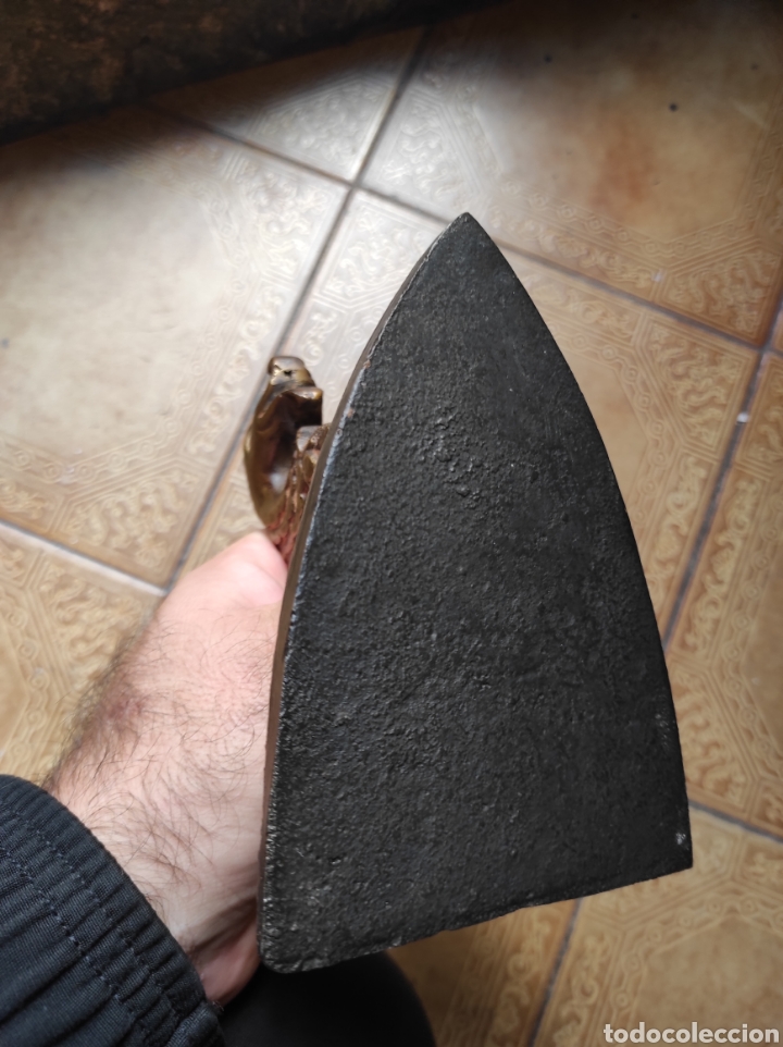 Antig&uuml;edades: Antigua Plancha Zoomorfa de Bronce y Hierro - Foto 17