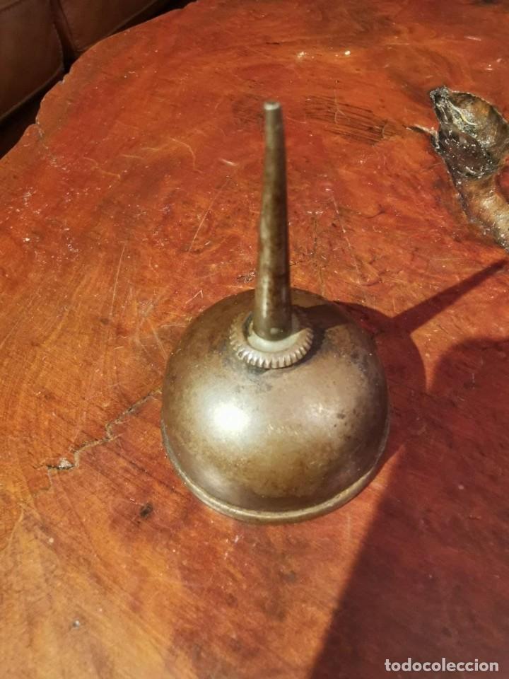 Antig&uuml;edades: ACEITERA DE MAQUINA DE COSER REFLEY - Foto 2