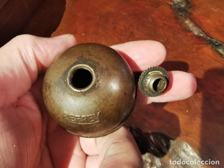 Antig&uuml;edades: ACEITERA DE MAQUINA DE COSER REFLEY - Foto 4