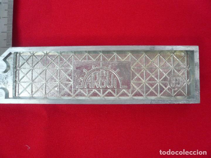 Antig&uuml;edades: HERRAMIENTA DE &Aacute;NGULO RECTO MARCA ARGUI - Foto 1