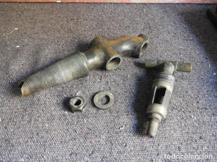 Antig&uuml;edades: ANTIGUO GRIFO DE UNA FUENTE DE BRONCE - Foto 6