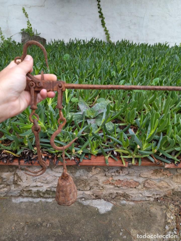 Antig&uuml;edades: Antigua b&aacute;scula balanza romana - Foto 4