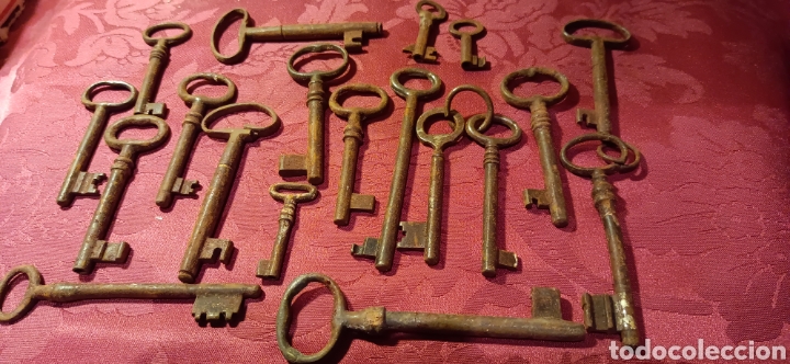 Antig&uuml;edades: Lote de llaves - Foto 2