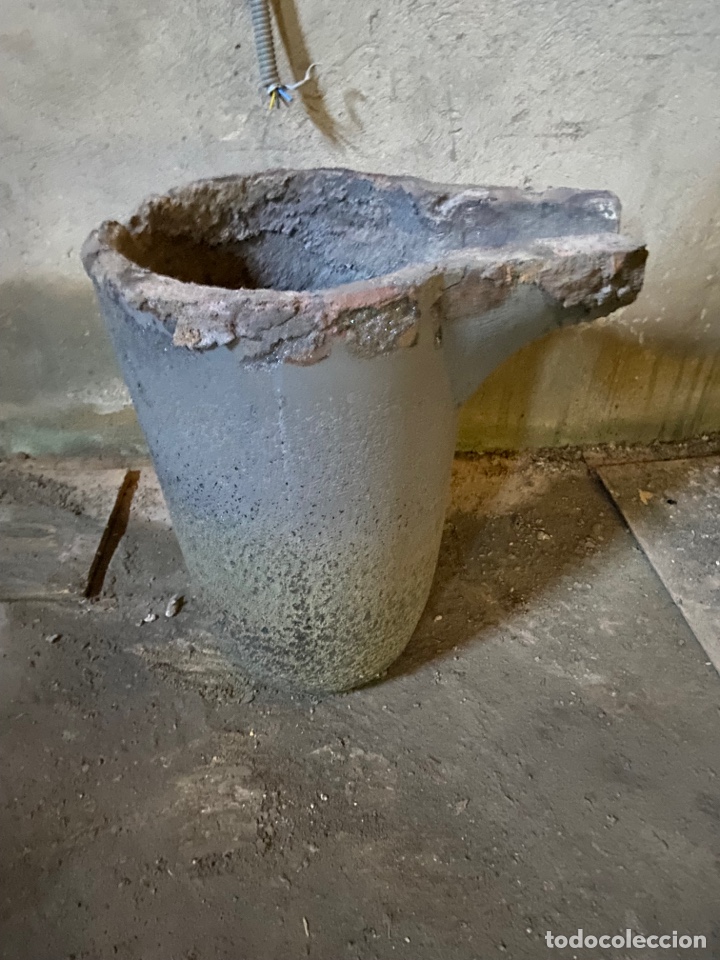 Antig&uuml;edades: Vasija de fundici&oacute;n antigua - Foto 1