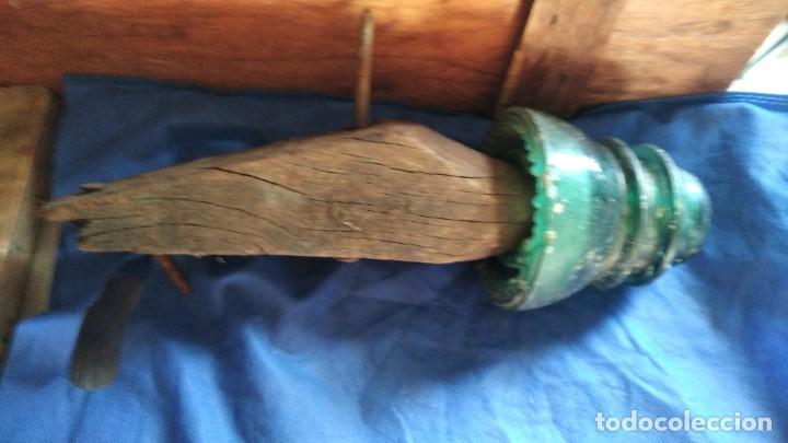 Antig&uuml;edades: jicara-aislante verde con madera - Foto 3