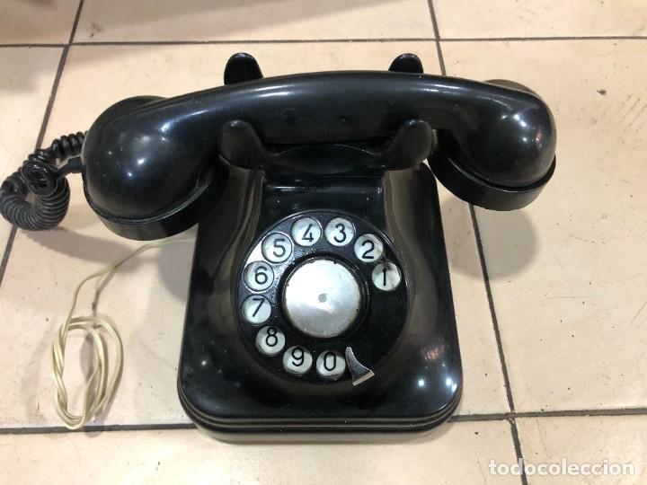 Tel&eacute;fonos: Tel&eacute;fono de mesa antiguo de baquelita - Foto 1