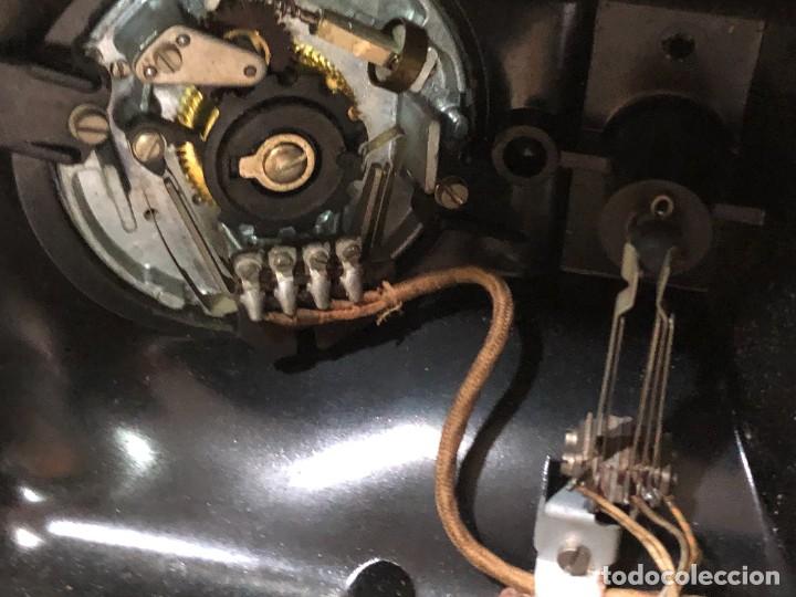 Tel&eacute;fonos: Tel&eacute;fono de mesa antiguo de baquelita - Foto 14