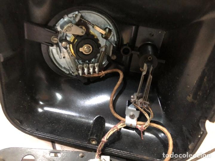 Tel&eacute;fonos: Tel&eacute;fono de mesa antiguo de baquelita - Foto 15