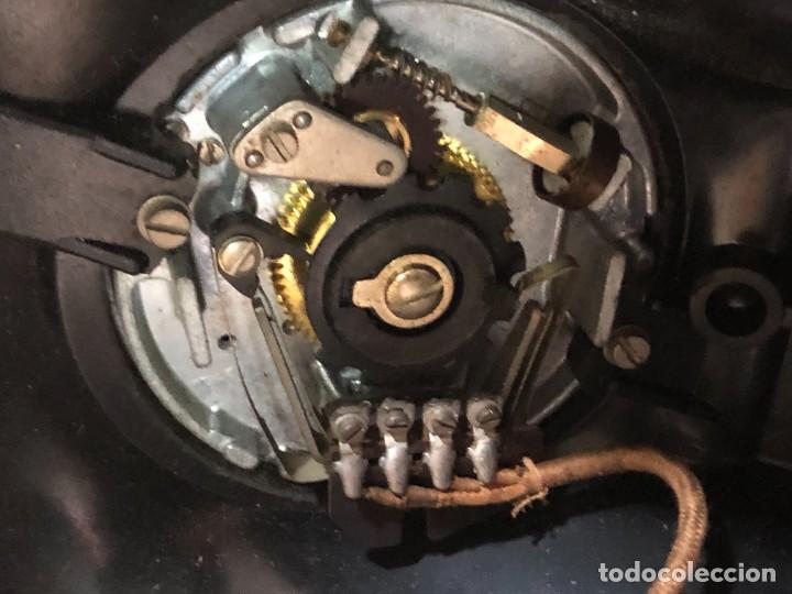 Tel&eacute;fonos: Tel&eacute;fono de mesa antiguo de baquelita - Foto 16