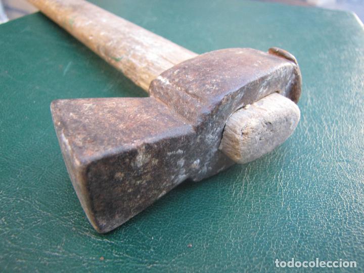 Antig&uuml;edades: 27.- Martillo de hierro forjado. - Foto 4