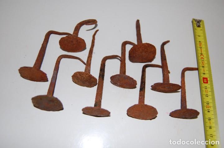 Antig&uuml;edades: CLAVOS DE FORJA - Foto 2