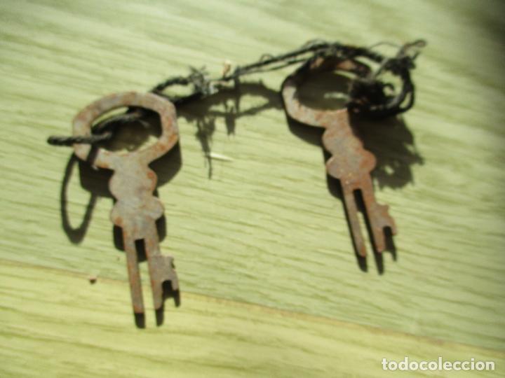 Antig&uuml;edades: DOS LLAVES DE 4.5 CM., CADA UNA - Foto 2
