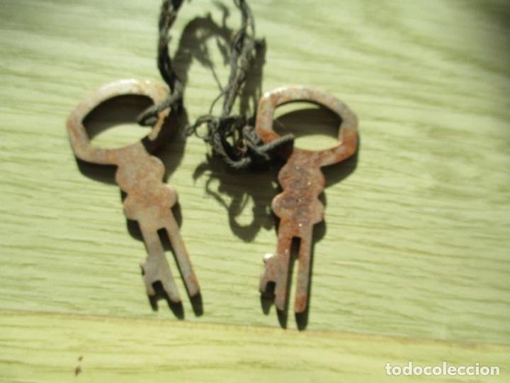 Antig&uuml;edades: DOS LLAVES DE 4.5 CM., CADA UNA - Foto 1