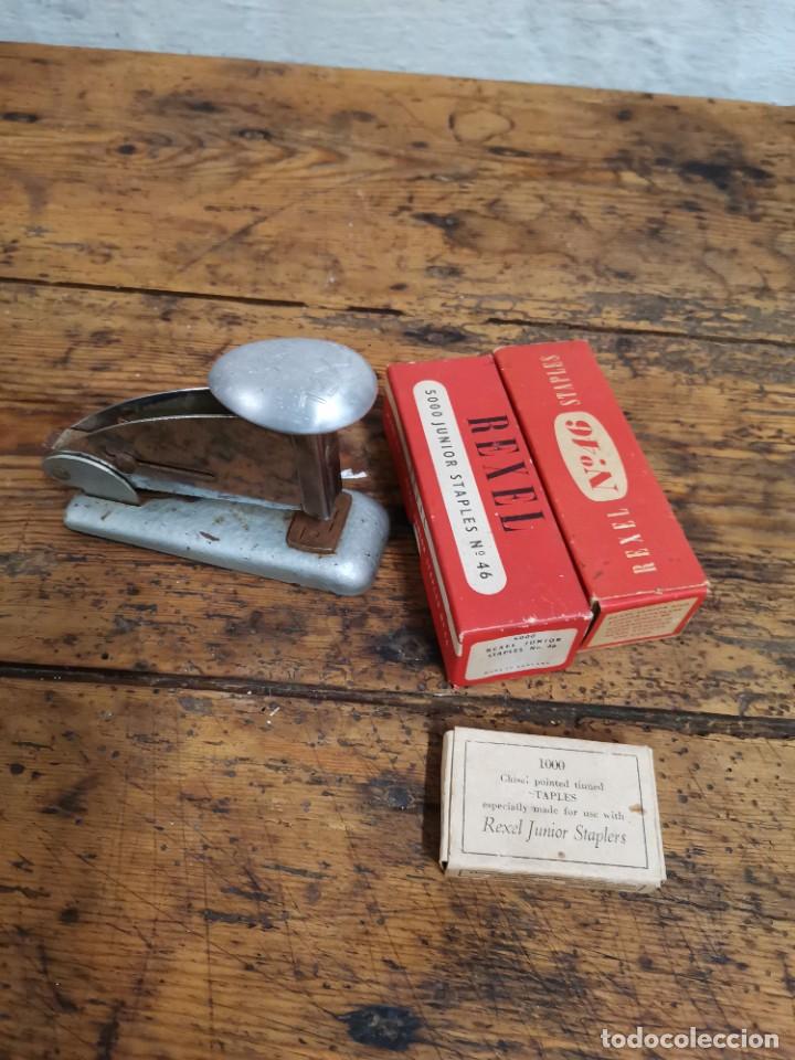 Antig&uuml;edades: Grapadora antigua Rexel con grapas - Foto 6