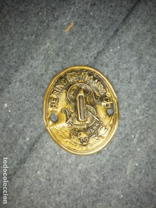 Antig&uuml;edades: Chapa de M&Aacute;QUINA DE COSER SINGER - Foto 1