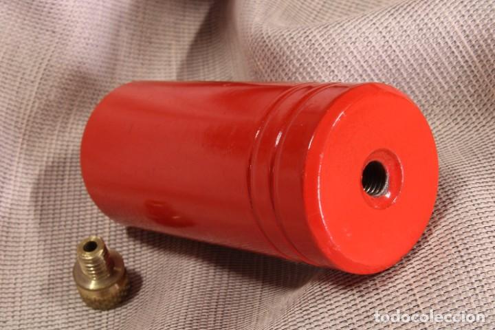 Antig&uuml;edades: Plomada construcci&oacute;n roja. S. XX. Plumb bob red construction. - Foto 3