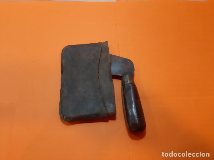 Antig&uuml;edades: CUCHILLA GUARNICIONERO - Foto 3