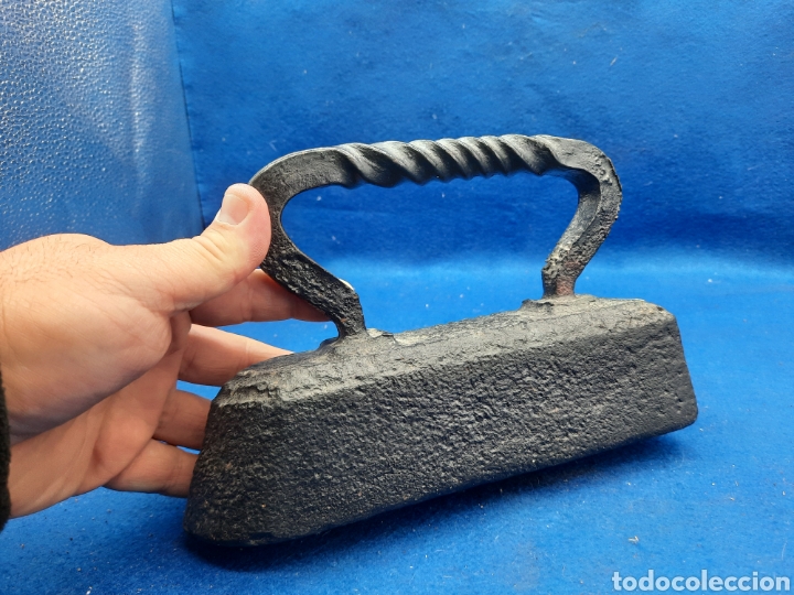 Antigüedades: Enorme plancha de hierro de casi 7 kilos - Foto 2 - 304712823