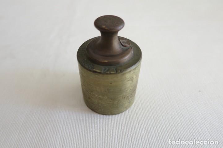 Antig&uuml;edades: pesa de 100 gramos V L - Foto 1
