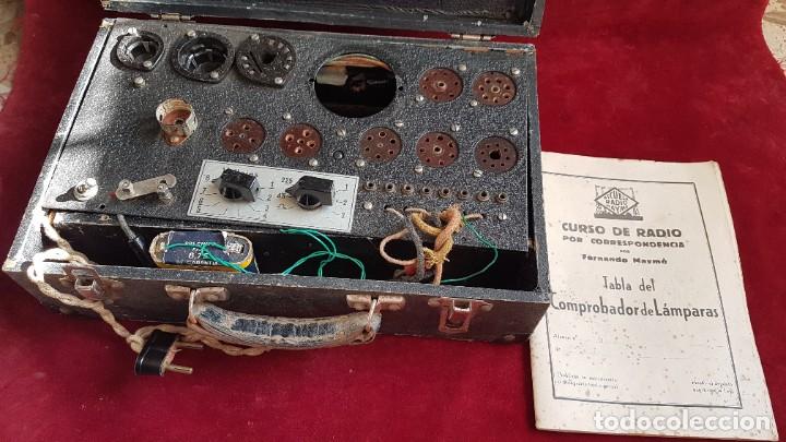 Antig&uuml;edades: Tabla comprobador de lamparas radio con manual - Foto 1