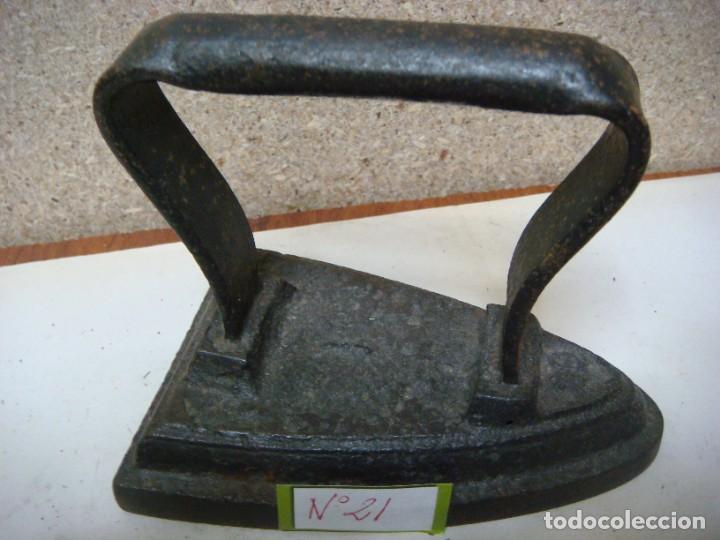 Antig&uuml;edades: PLANCHA DE HIERRO ANTIGUA-N&ordm;-21-(&) - Foto 2