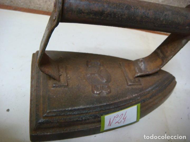 Antig&uuml;edades: PLANCHA DE HIERRO ANTIGUA-N&ordm;-24-(&) - Foto 2