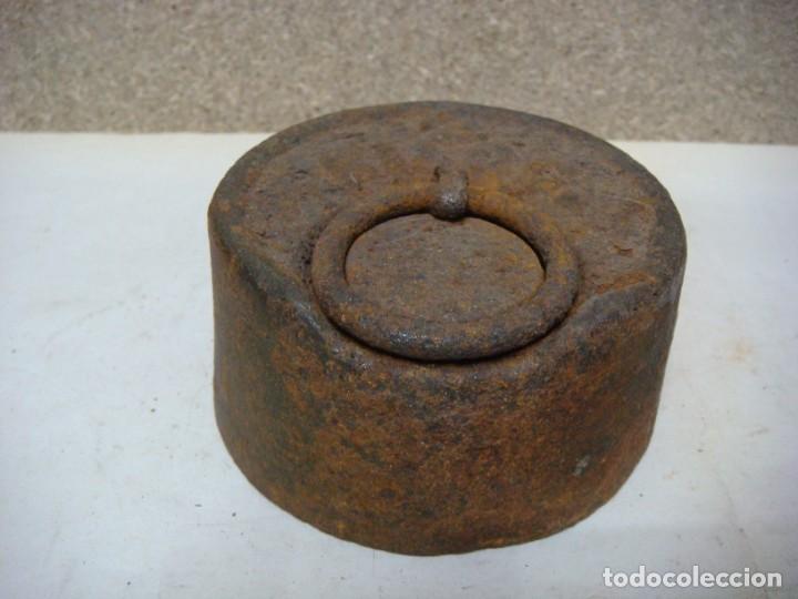 Antig&uuml;edades: PESA DE HIERRO DE 2 KILO-(&) - Foto 1