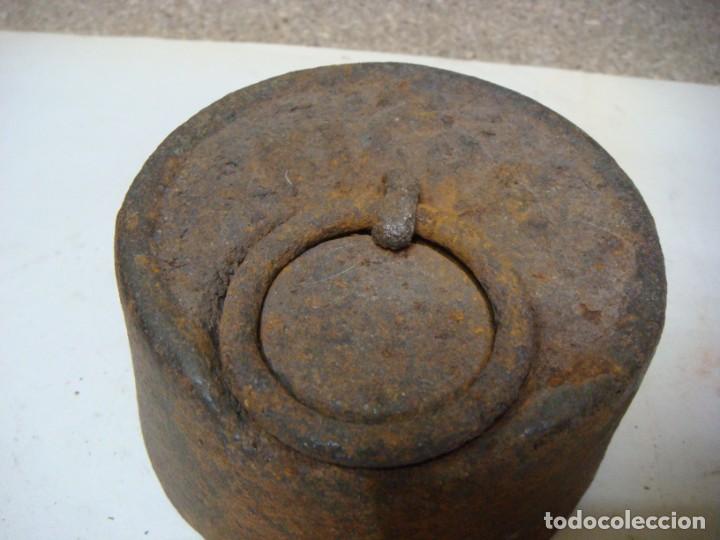Antig&uuml;edades: PESA DE HIERRO DE 2 KILO-(&) - Foto 2