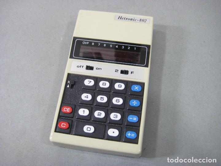 Antig&uuml;edades: CALCULADORA CON SU FUNDA HETRONIC 802 ELECTRONIC CALCULATOR. NO FUNCIONA - Foto 2