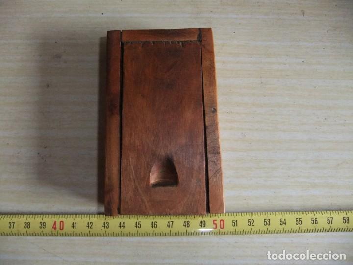 Antig&uuml;edades: caja de madera para machos de hacer roscas - Foto 2