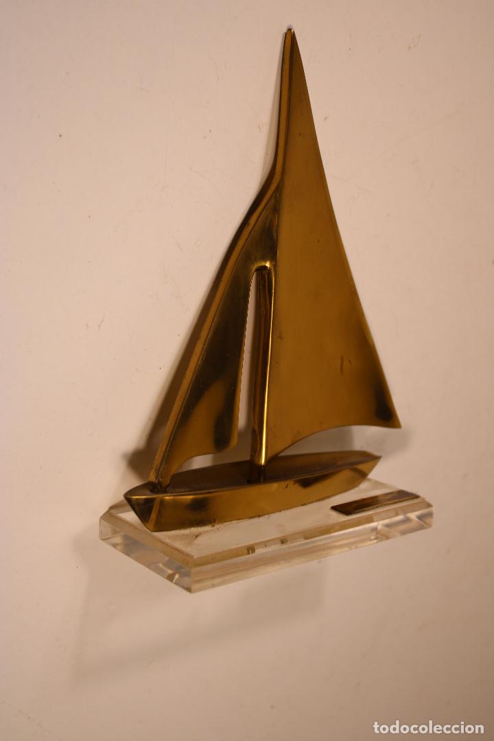 Antig&uuml;edades: barco de bronce y metacrilato - Foto 7